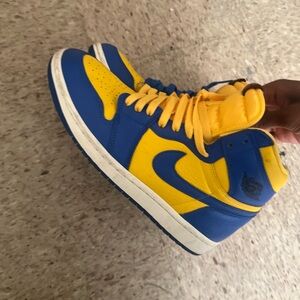 Jordan Women's Shoes Blue and Yellow